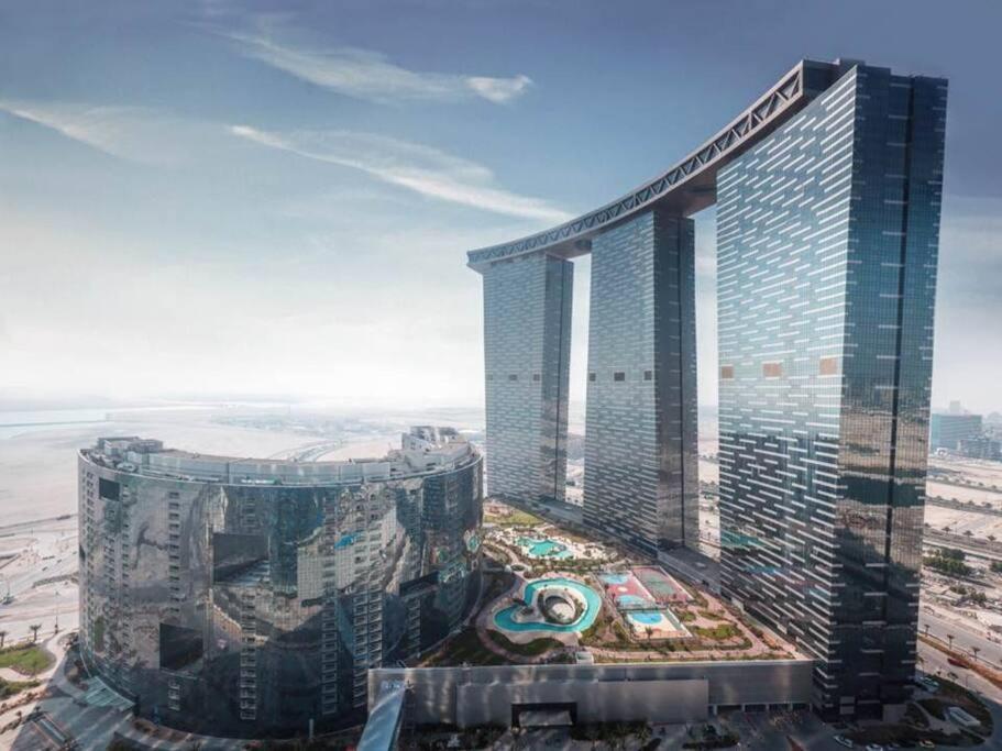 Cozy 1Br In Iconic Tower Apartment อาบูดาบี ภายนอก รูปภาพ