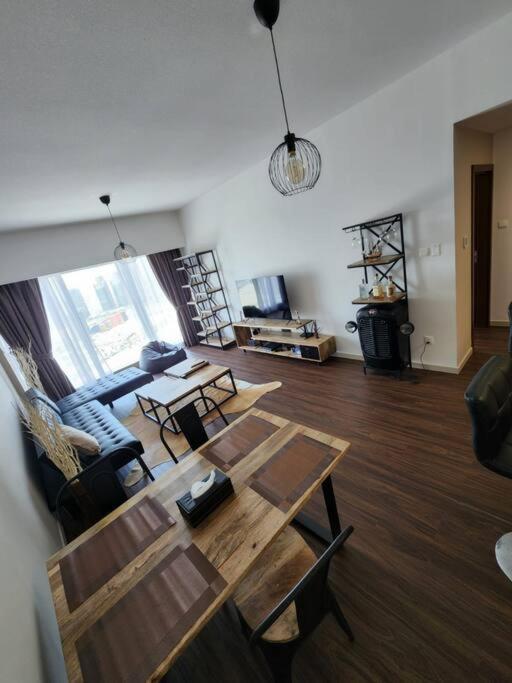Cozy 1Br In Iconic Tower Apartment อาบูดาบี ภายนอก รูปภาพ