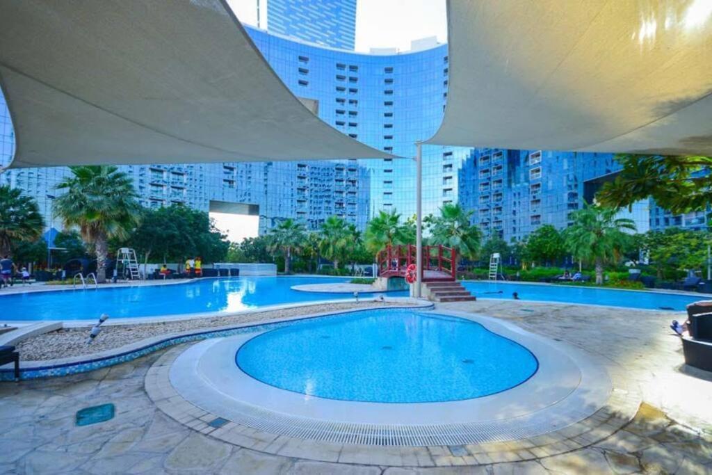 Cozy 1Br In Iconic Tower Apartment อาบูดาบี ภายนอก รูปภาพ