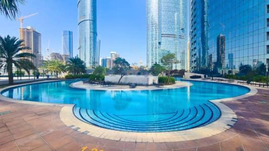 Cozy 1Br In Iconic Tower Apartment อาบูดาบี ภายนอก รูปภาพ